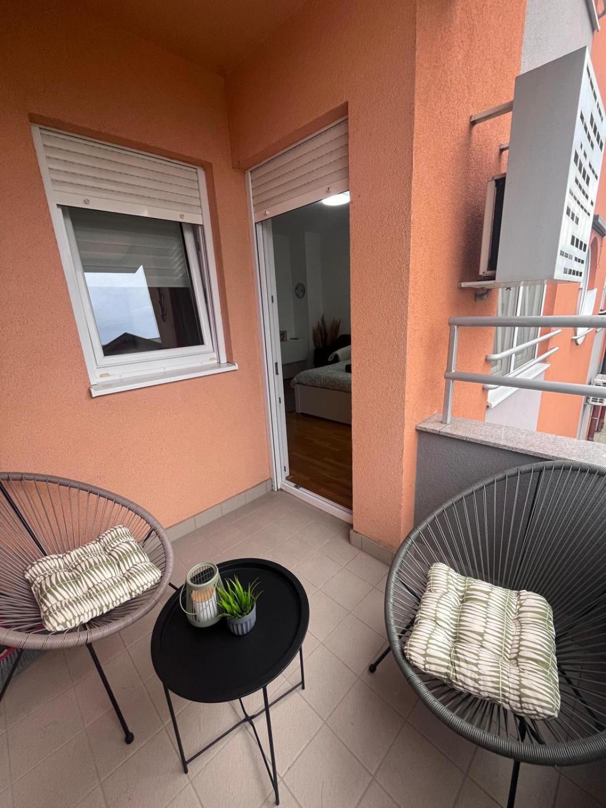 Studio Apartman - Sweet&Little Vrbovec Esterno foto